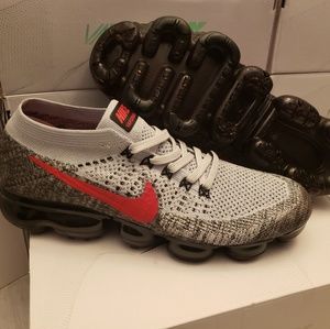 Mens Nike vapormax grey\red